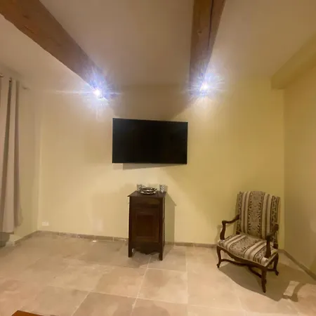 Spa Roquemaure Apartment *